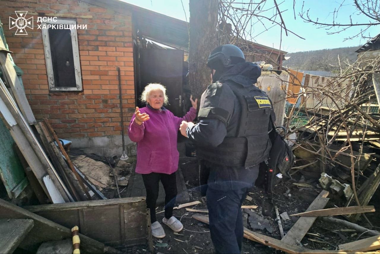 Визволили жінку з-під завалів рятувальники: Новини Харкова